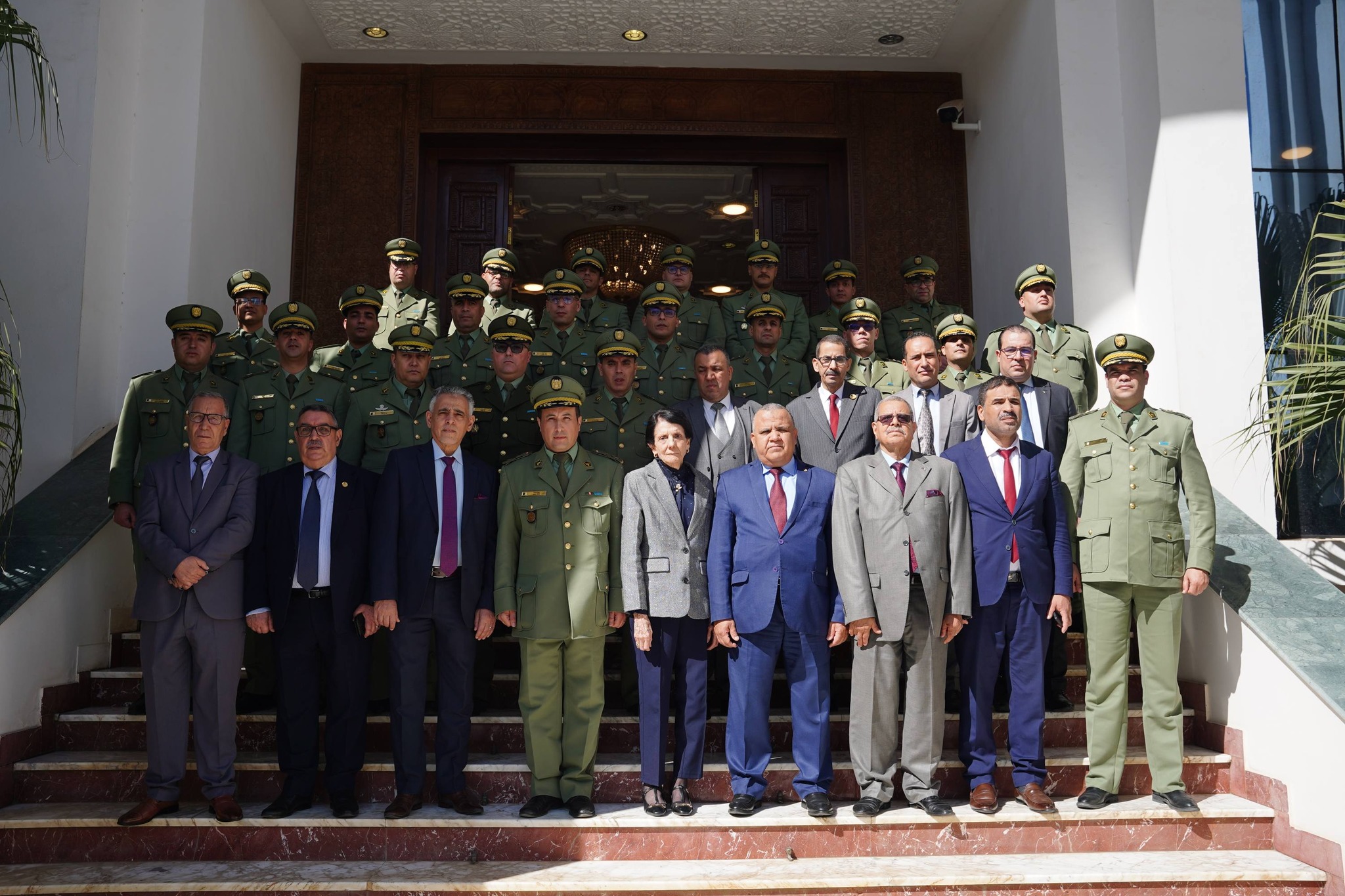 رئيسة المحكمة الدستورية تستقبل وفدا من الضباط المتربصين بالمدارس العليا لوزارة الدفاع الوطني