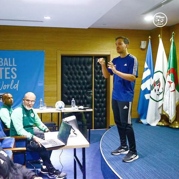 إطلاق أول ورشة تكوينية لبرنامج " فيفا لكرة القدم بالمدارس" بالجزائر 