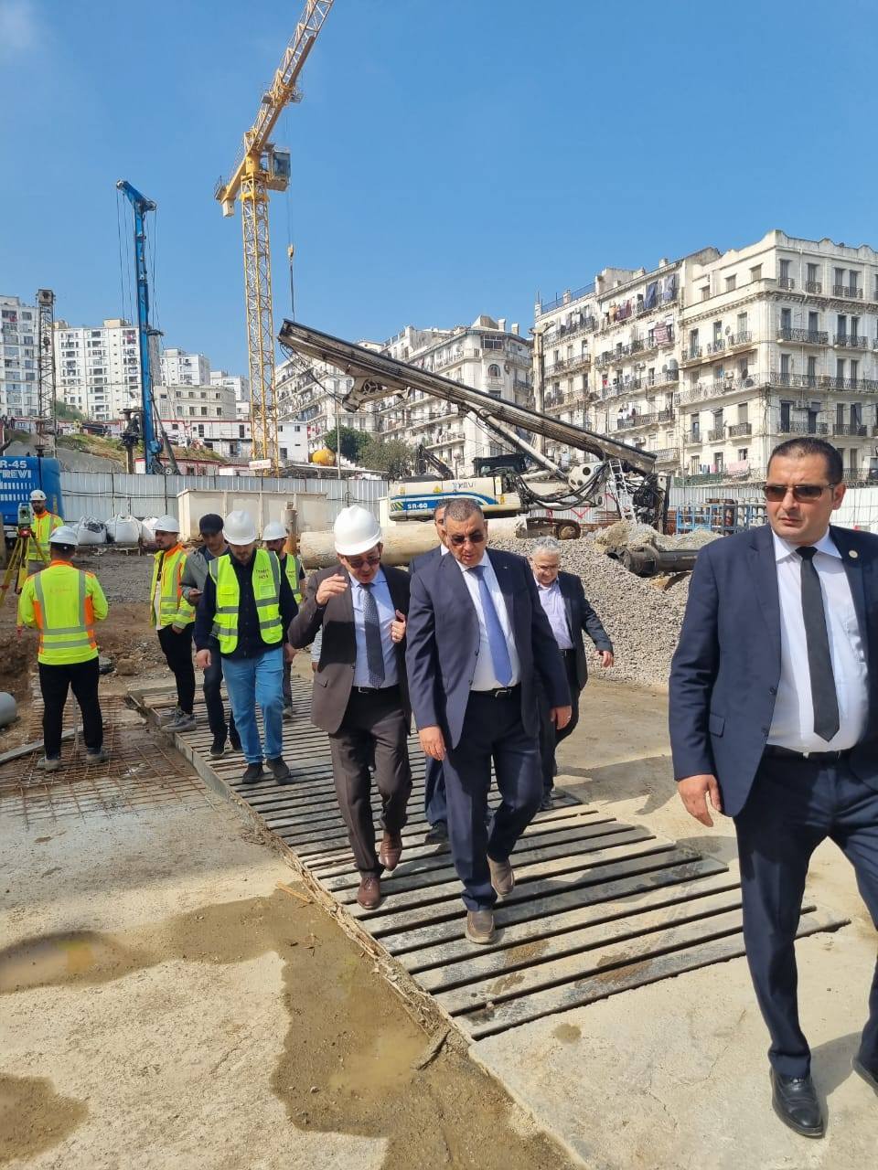 جلاوي يقف ميدانيا على تقدم أشغال مشروع توسعة مترو العاصمة بباب الوادي