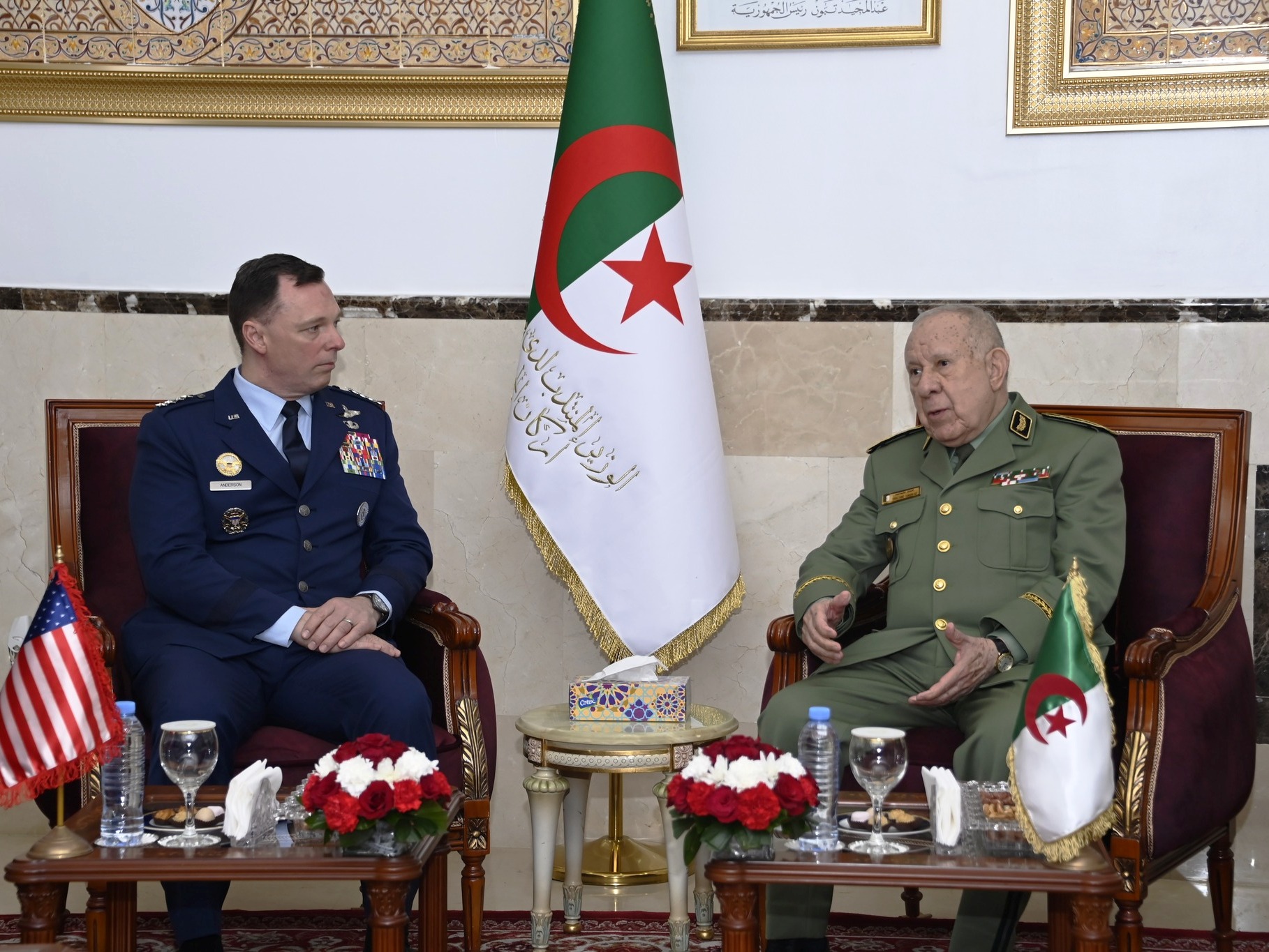 الفريق أول السعيد شنقريحة يستقبل قائد “أفريكوم"