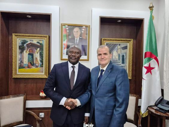 الجزائر وأوغندا تبحثان تعزيز الشراكة التجارية وتفعيل مجلس الأعمال المشترك
