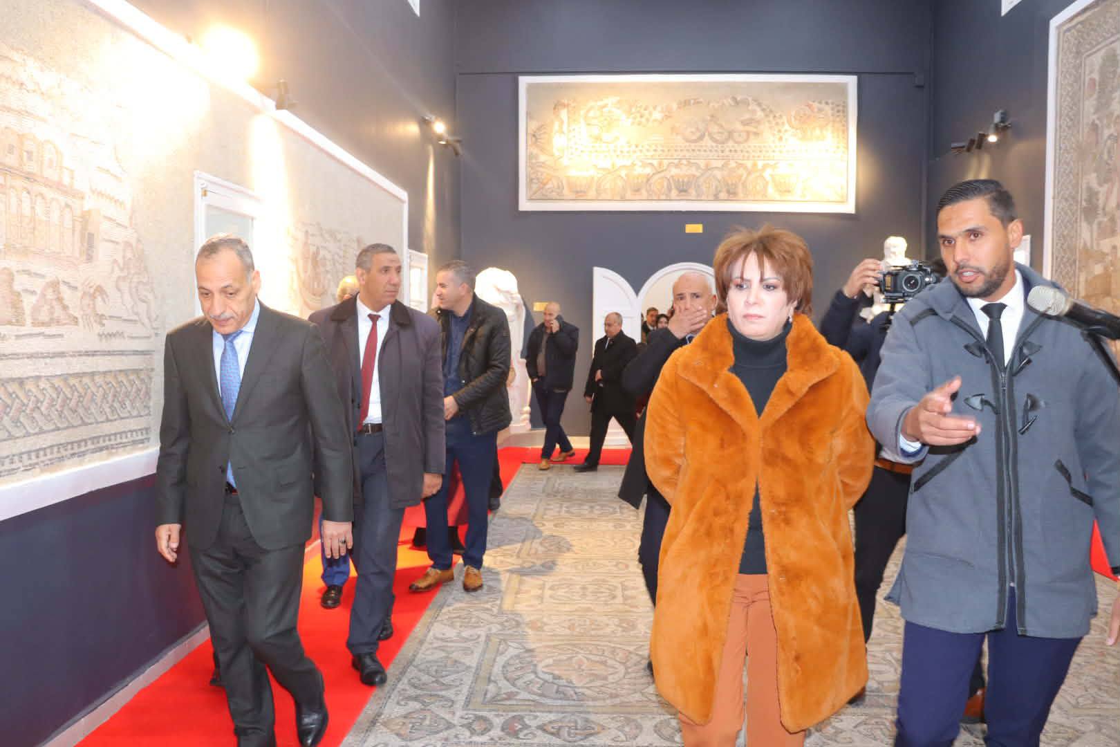 السيدة بن دودة تشرف على إعادة فتح متحف الموقع الأثري هيبون وتزور كنيسة  القديس أوغسطين بعنابة