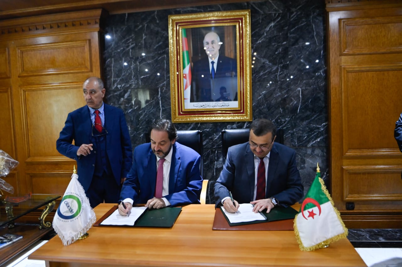 الجزائر توقع ورقة طريق لتعزيز التعاون مع منظمة أمريكا اللاتينية والكاريبي  للطاقة