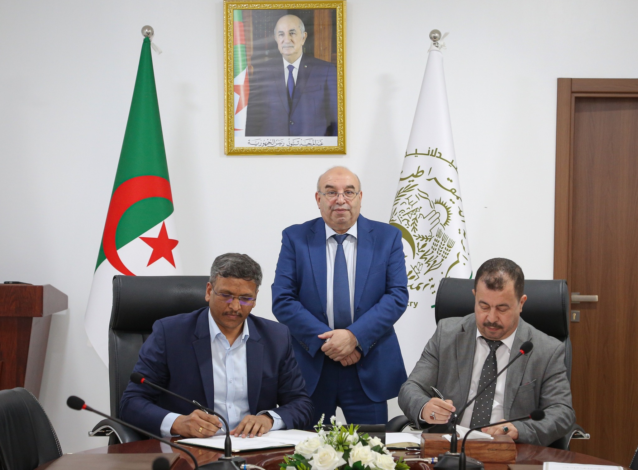 توقيع اتفاقية تعاون بين "صيدال" و مخابر هندية 