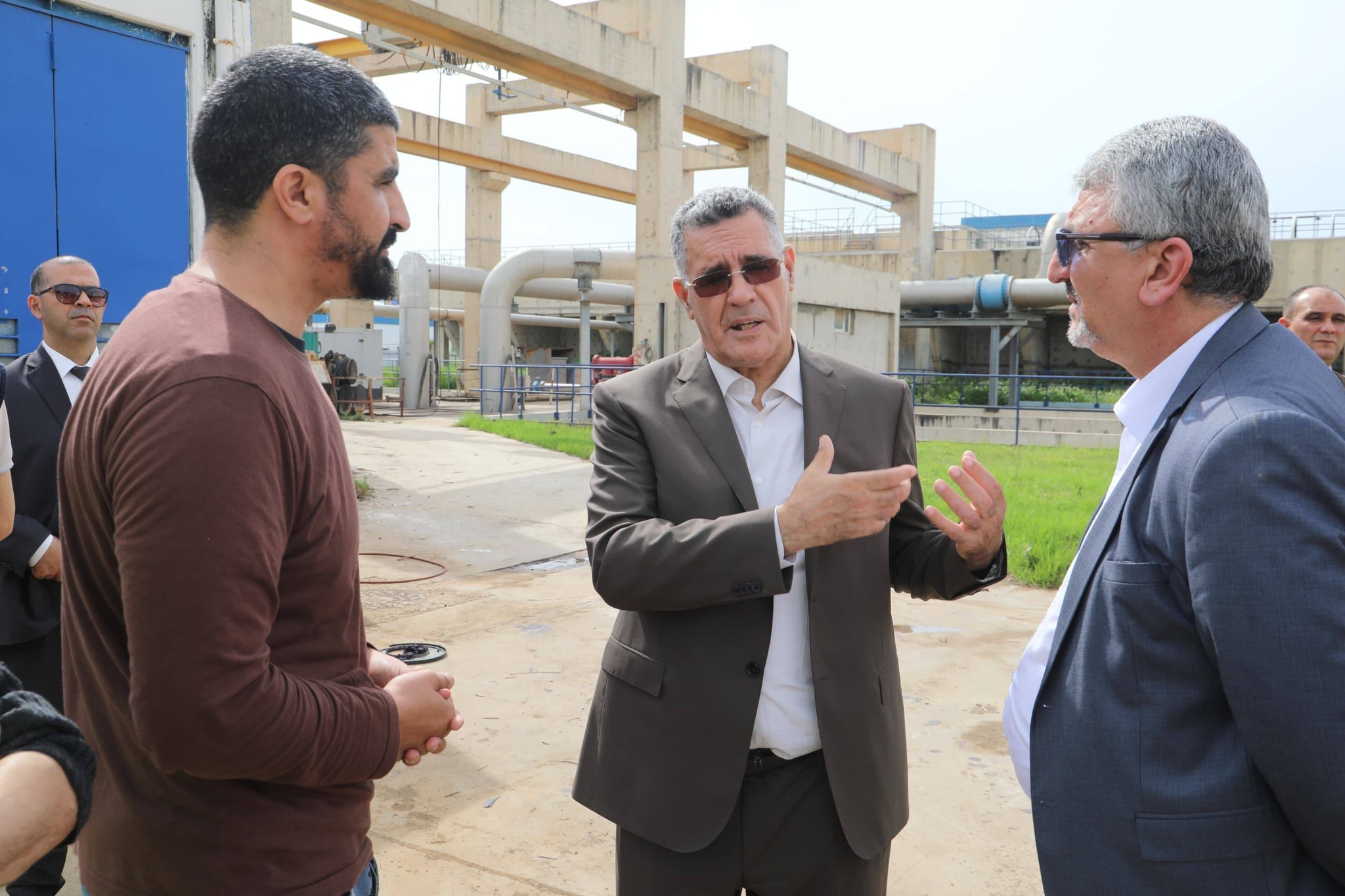 وزير الري يتفقد منشآت حيوية ويشدد على ضمان الجاهزية  الدائمة
