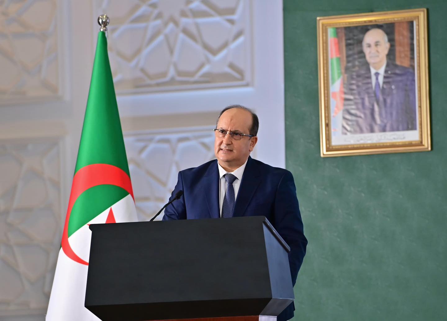 مناخ الأعمال: الوزير الأول يبرز الإصلاح الشامل الذي تعرفه الوكالة الجزائرية  لترقية الاستثمار