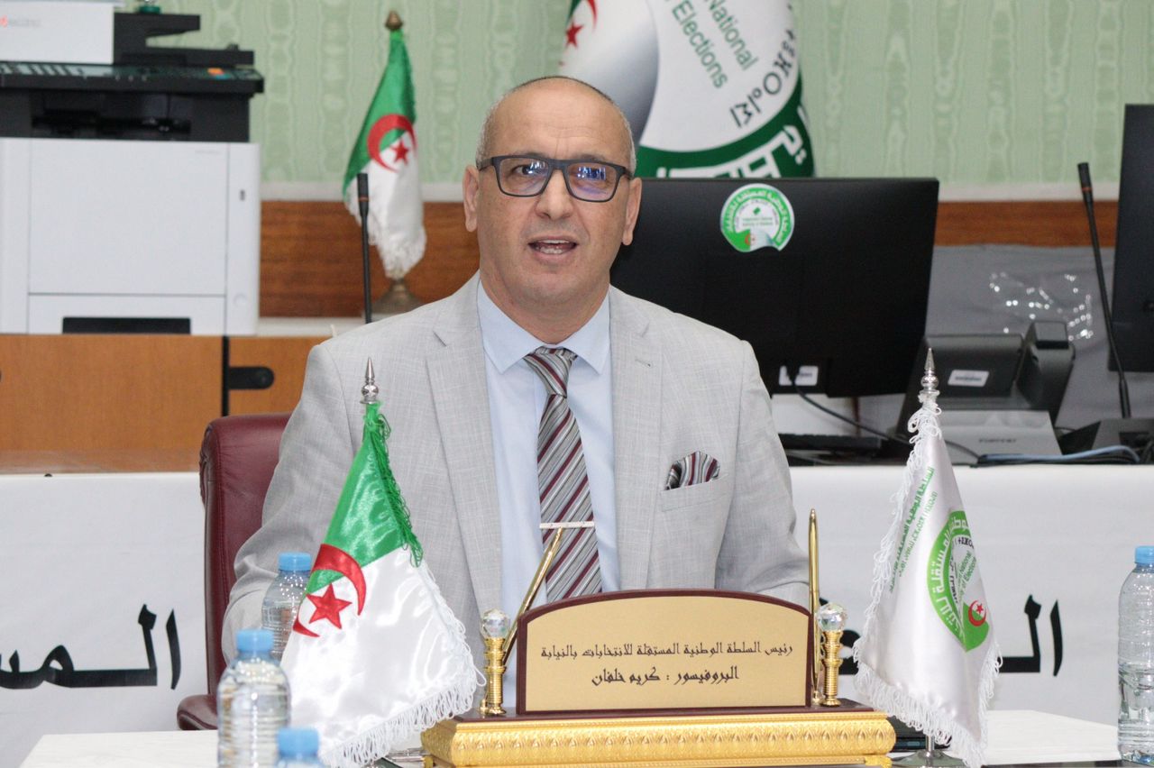 اجتماع حول معالجة ملفات الترشح  والفصل فيها