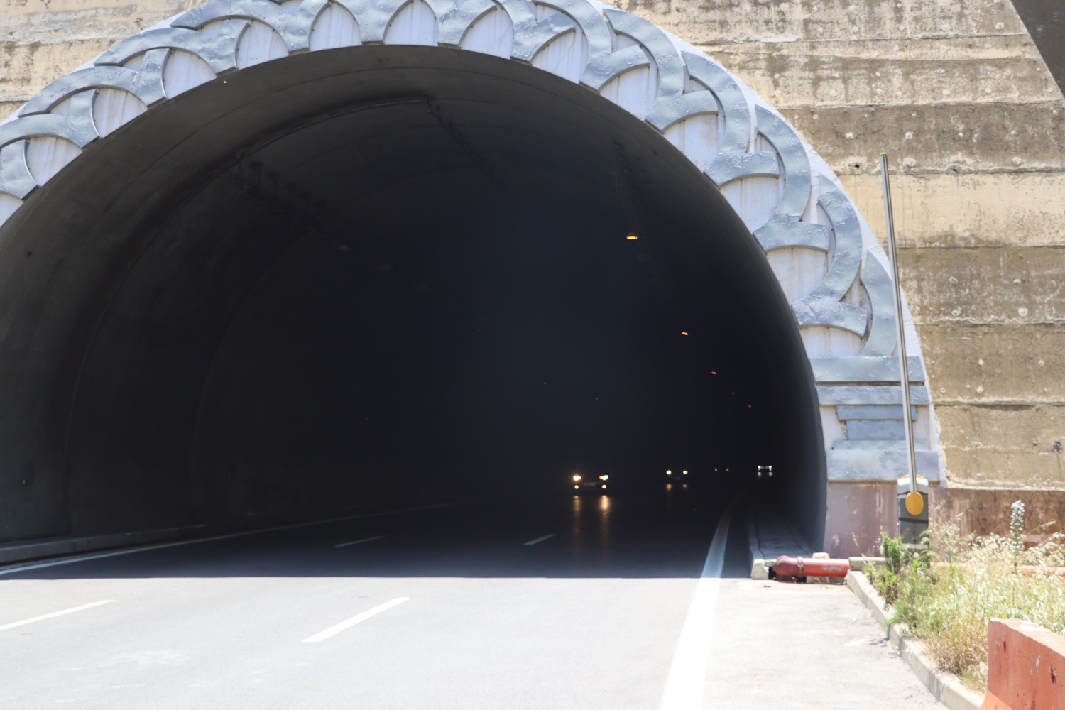 Autoroute Nord-Sud : réouverture provisoire des tunnels reliant El Hamdania à Chiffa en direction d'Alger