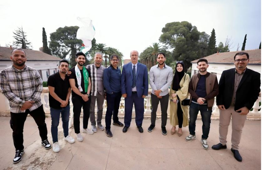 سيدي بلعباس: الفرقة المسرحية لجامعة "جيلالي اليابس" تفتك جائزتين دوليتين في  مهرجان ''المونودراما'' بتونس