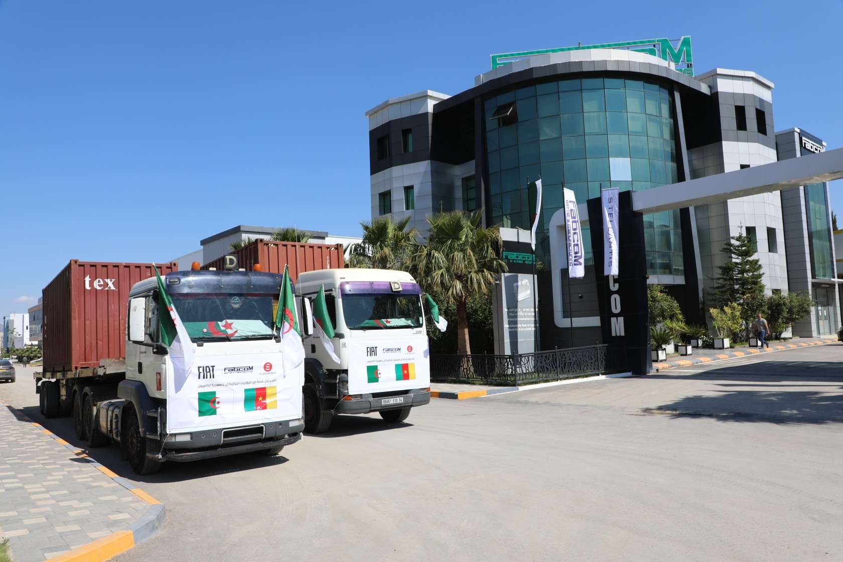 Lancement de la première opération d’exportation de batteries automobiles fabriquées localement vers le Cameroun