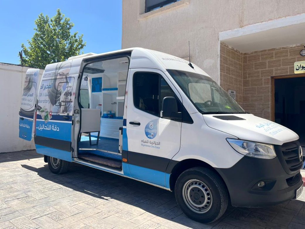 Laboratoire mobile de contrôle de la qualité et de la salubrité de l'eau potable