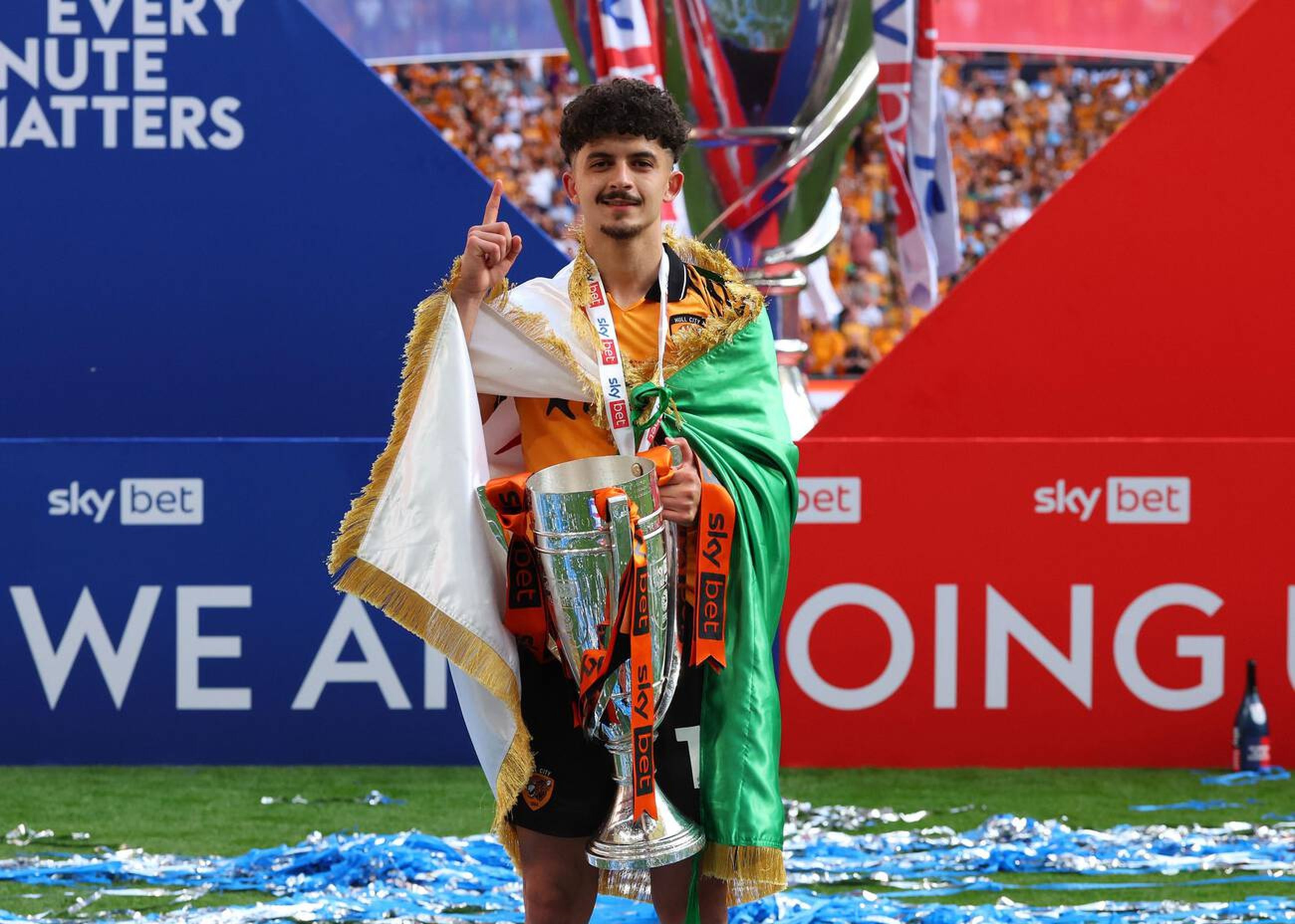 Mohamed Belloumi et Hull City accèdent en Premier League