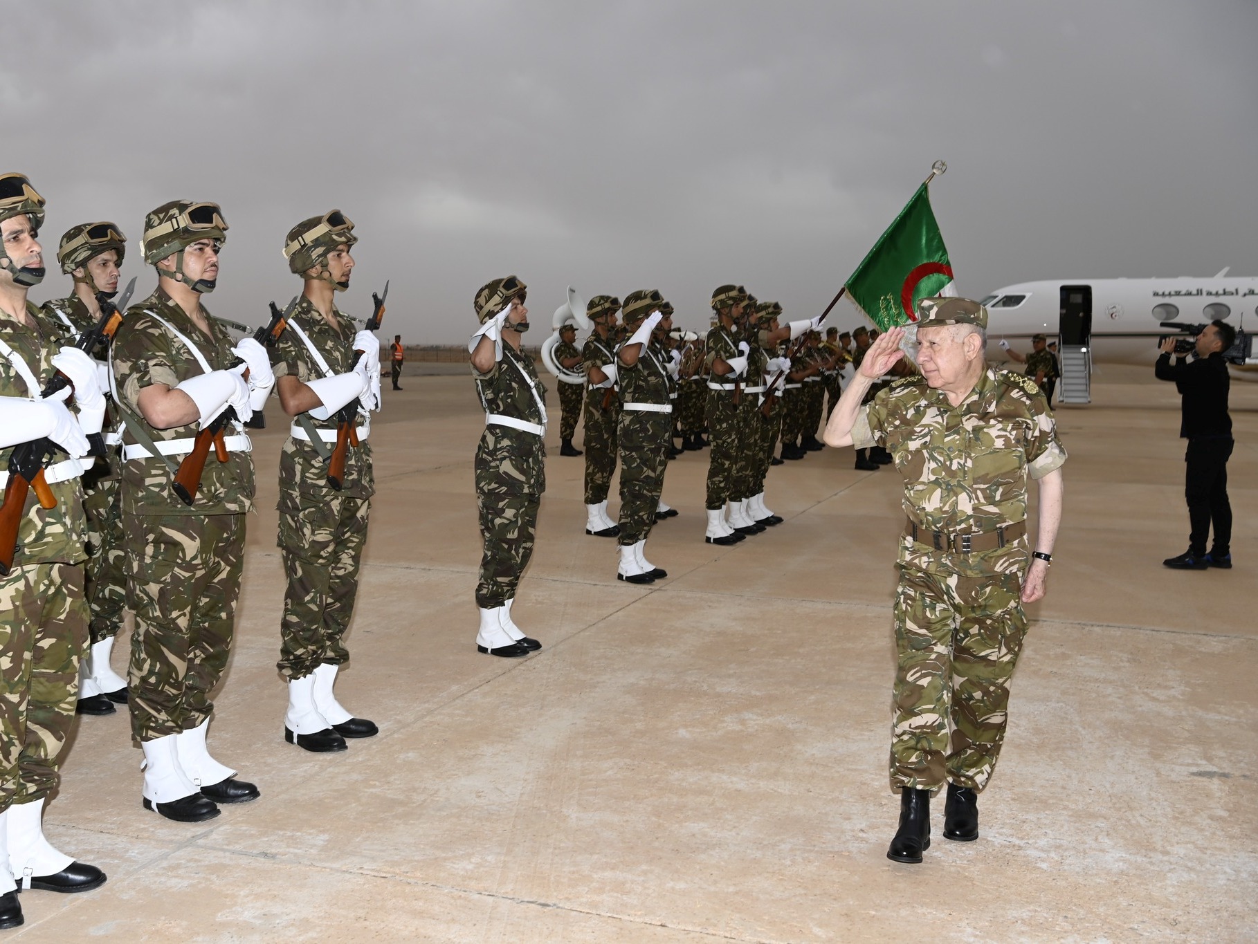 Le Général d'Armée Saïd Chanegriha en visite officielle au Sultanat d'Oman