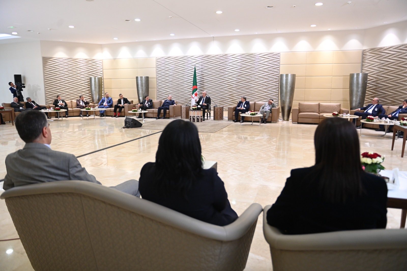 Tebboune Presse 002