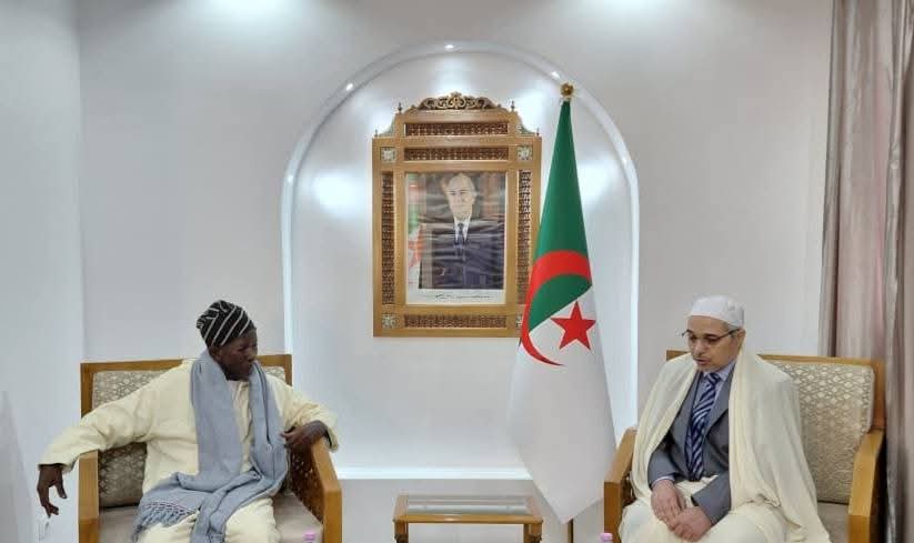 رئيس المجلس الإسلامي الأعلى يستقبل الخليفة العام للفيضة التيجانية بالسنغال