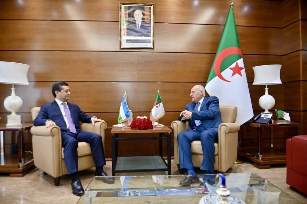 العلاقات الجزائرية الاوزبكية