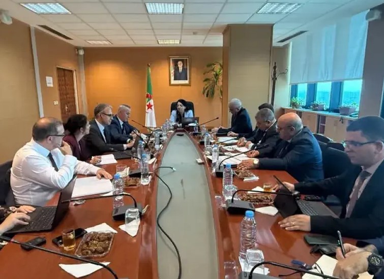 وزيرة التجارة الداخلية تستقبل وفدا عن صندوق النقد الدولي