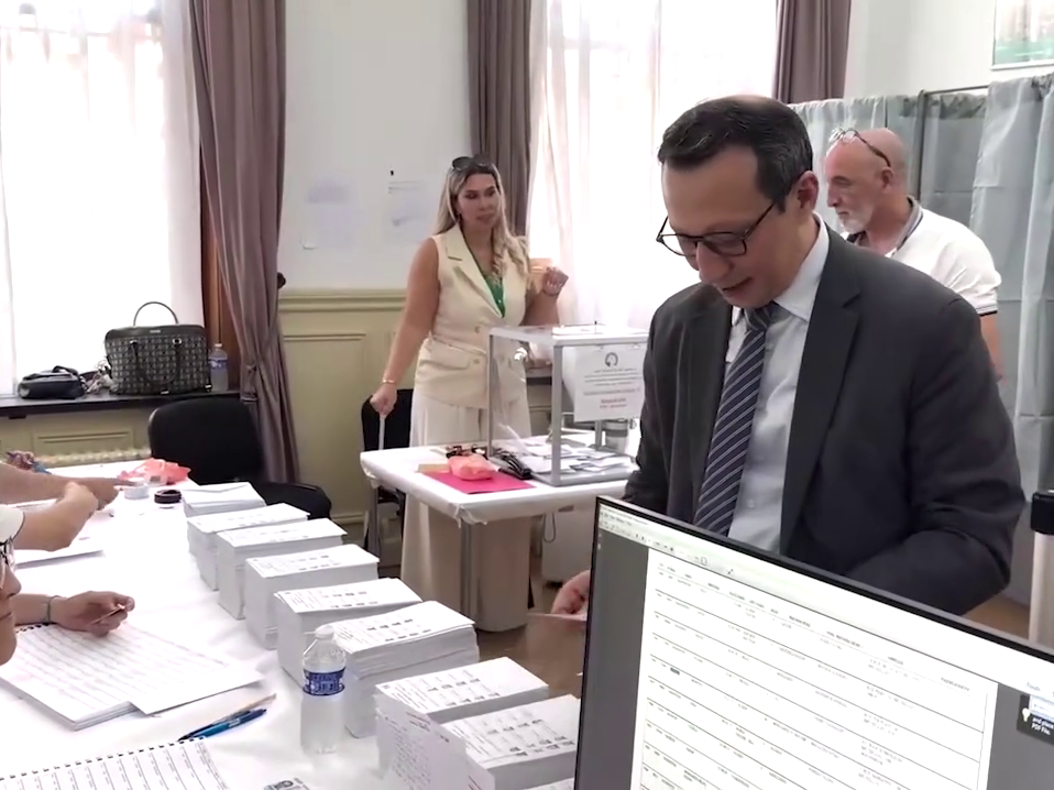 انطلاق عملية تصويت الجالية الجزائرية ببلجيكا ولوكسمبورغ في تشريعيات 2026 وسط إقبال لافت وتنظيم محكم