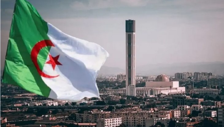 الخليفة العام للفيضة التيجانية بالسنغال يشيد بدور الجزائر في خدمة القرآن ودعم مسار التنمية في إفريقيا