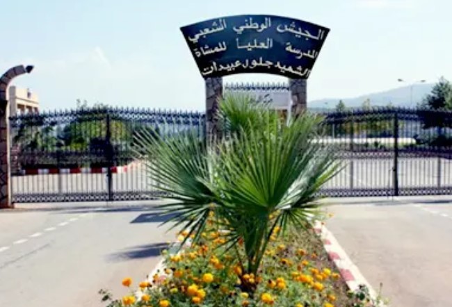 قائد القوات البرية يشرف على تخرج دفعات من الضباط وضباط الصف  بالمدرسة العليا للمشاة بشرشال