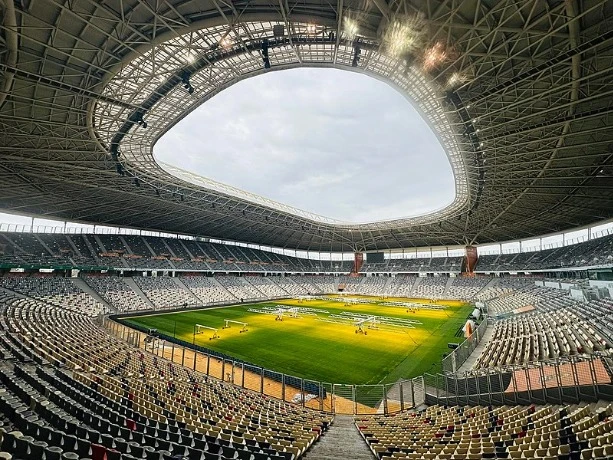 الملاعب الجزائرية