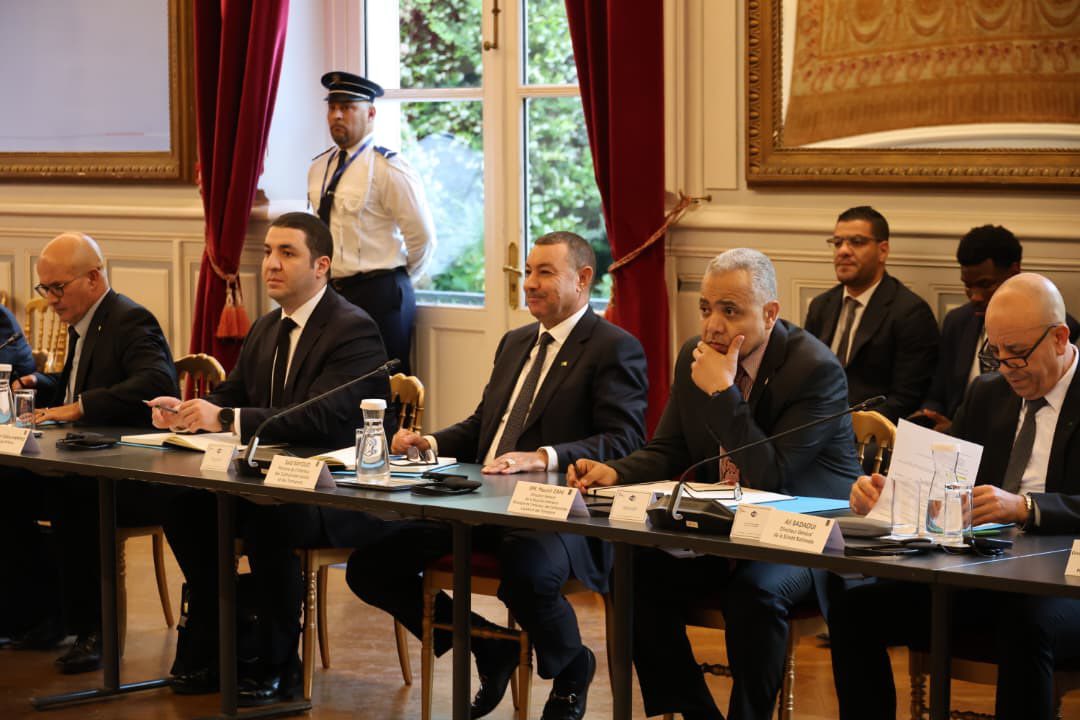 السيد سعيود يترأس بباريس جلسة عمل موسعة رفقة نظيره الفرنسي
