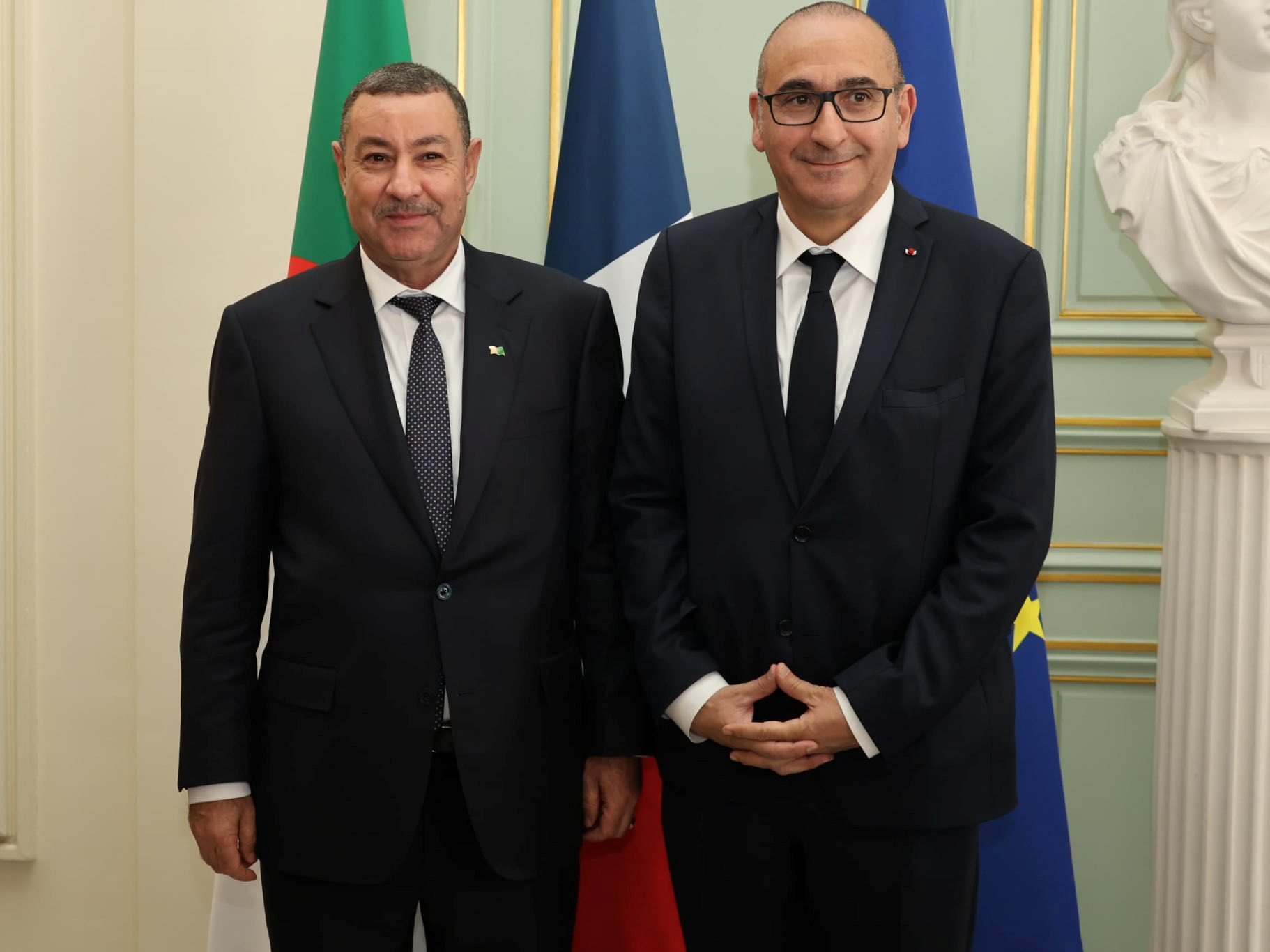 السيد سعيود يستقبل بباريس من طرف نظيره الفرنسي