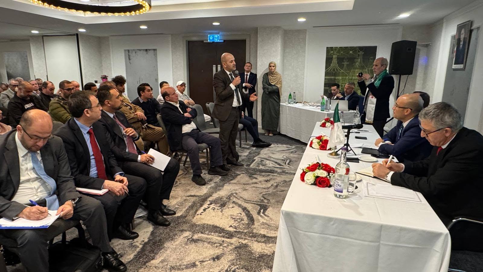 Chaib rencontre des membres de la communauté nationale établis à Manchester
