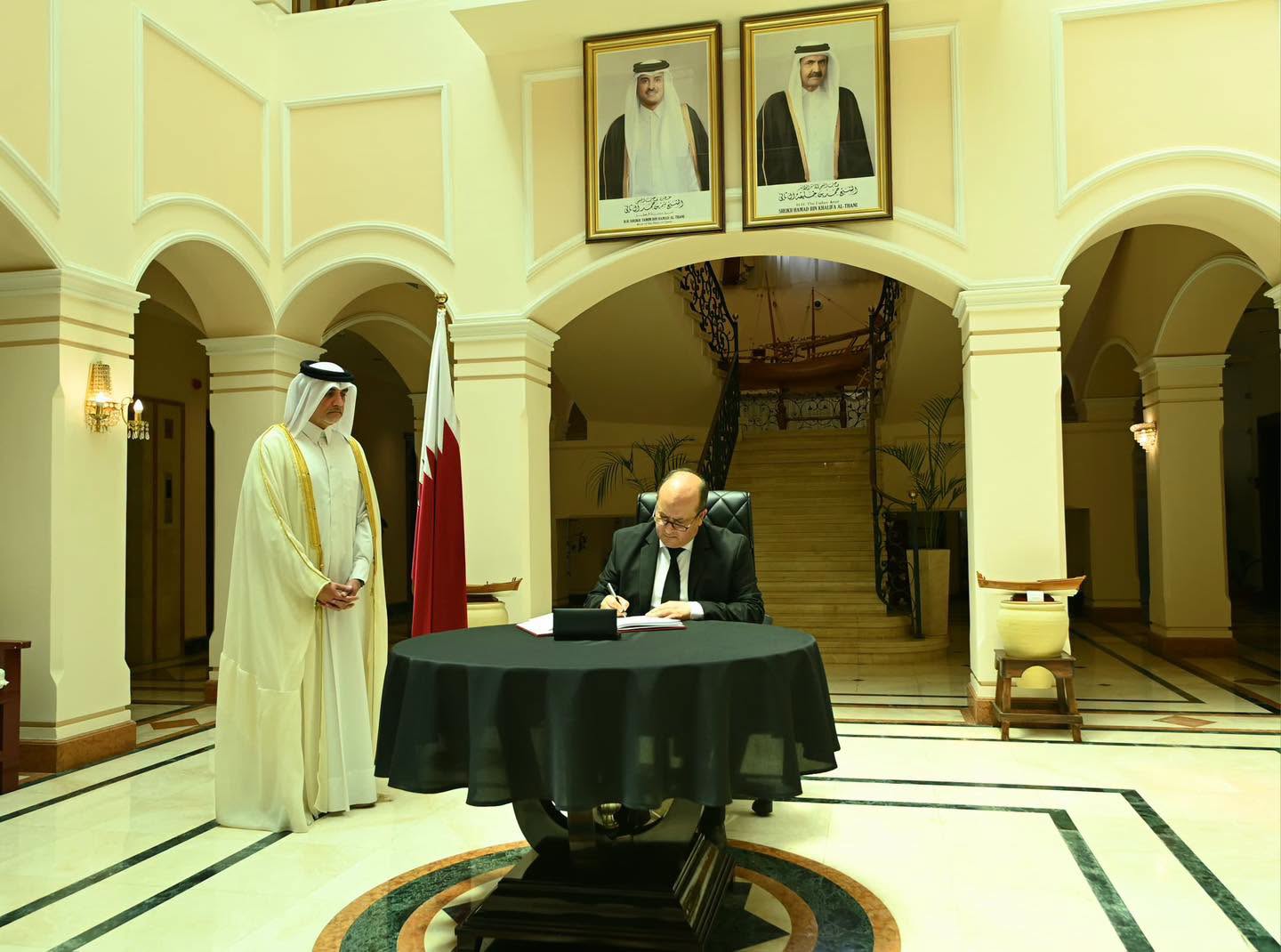 الجزائر قطر
