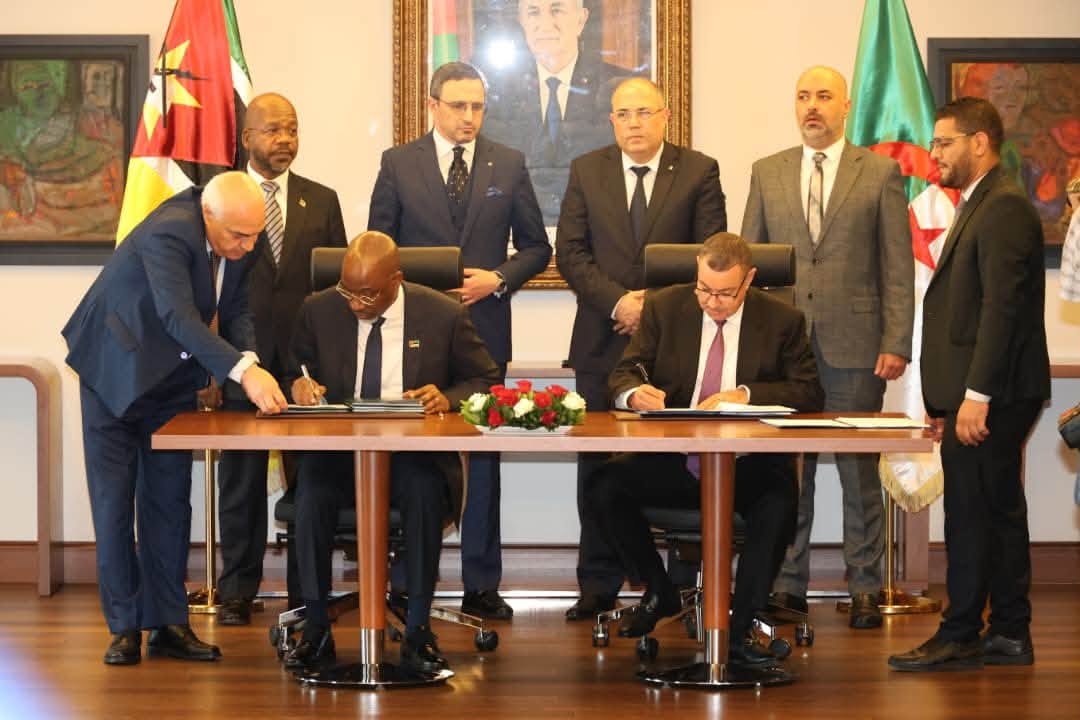 algerie-mozambiue-sayoud-13.07.26.jpg
