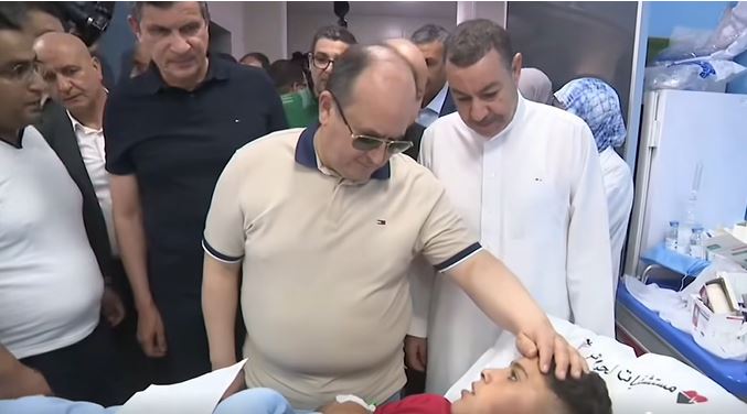 الوزير الأول يتفقد ضحايا فاجعة بومرداس ويشدد على التكفل الأمثل بالجرحى
