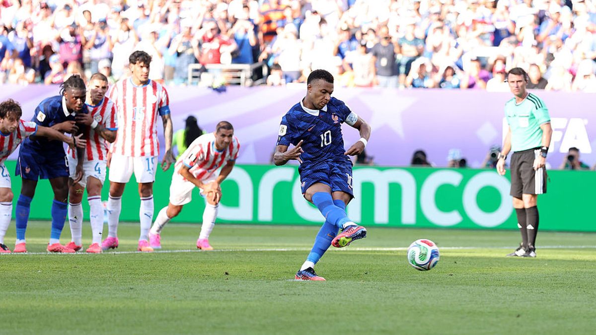 Victoire de la France face au Paraguay
