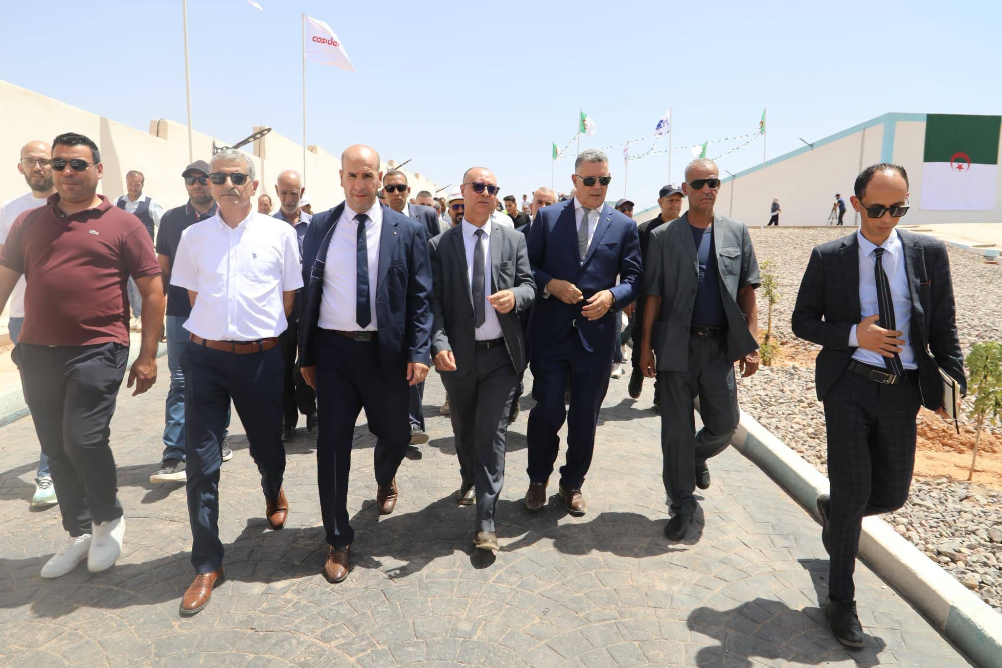 Bouzegza inspecte les projets hydrauliques de la zone industrielle de Toumiat