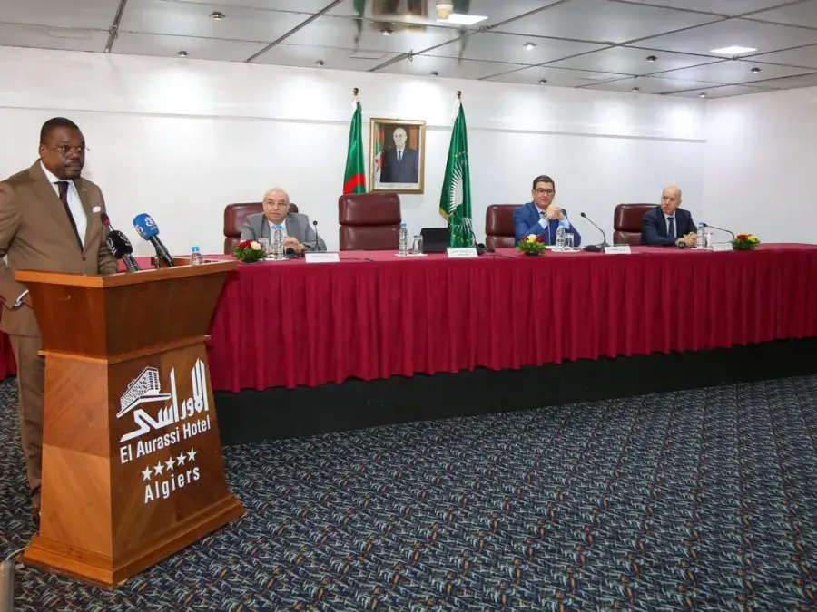 الجزائر من بين الدول القلائل في العالم التي تنتج أزيد من 80 بالمائة من  احتياجاتها من المنتجات الصحية