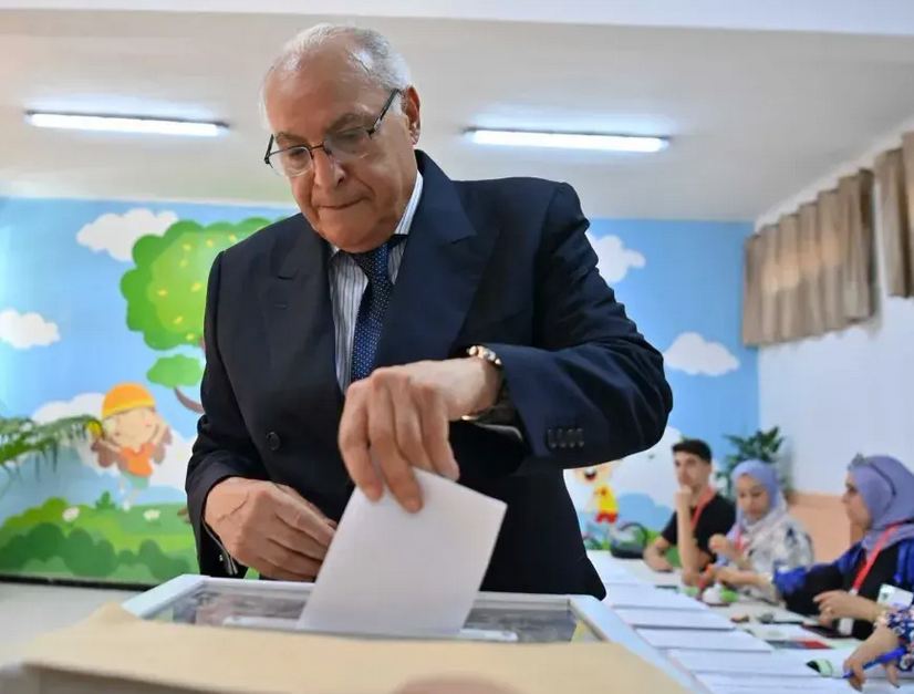 احمد عطاف اقتراع