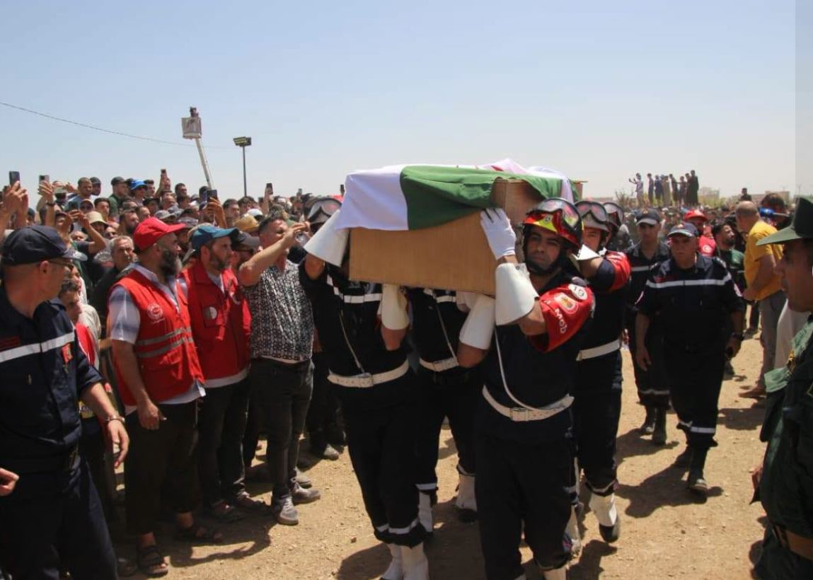 سطيف: جثامين عدد من ضحايا حادث الحافلة ببومرداس يوارون الثرى بمقبرة العلمة