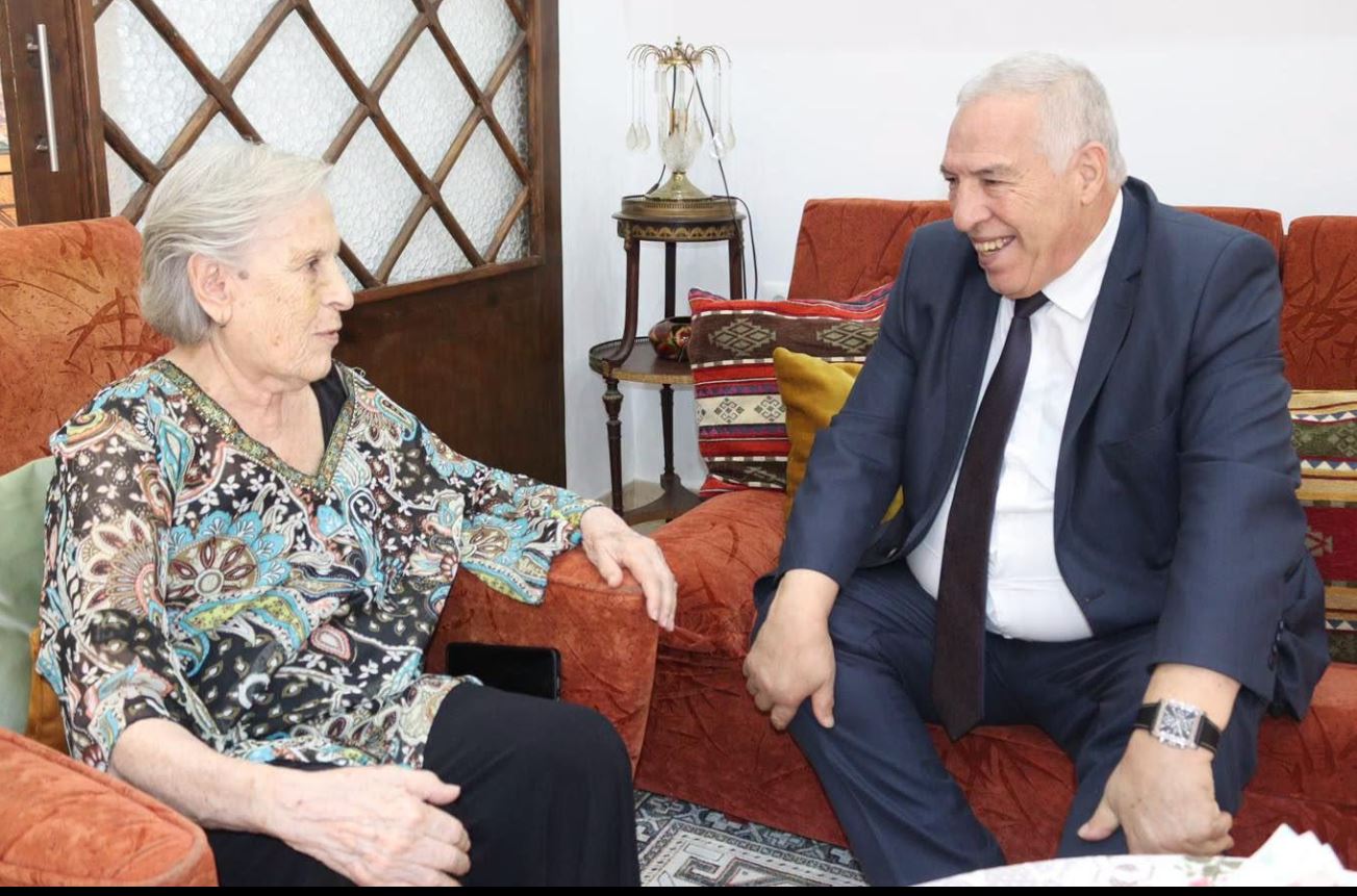 وزير المجاهدين يزور المجاهدة الرمز زهية خرف الله