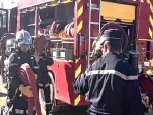 إخماد حريق شبّ في المركز التجاري بباب الزوار