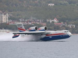 Avion bombardier d'eau 