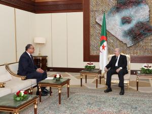 Le président de la République reçoit l'ambassadeur de la République arabe d'Egypte en Algérie 