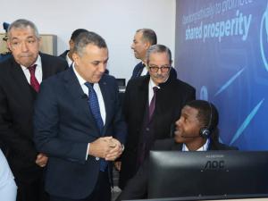 ورقلة : السيد زروقي يشرف على إطلاق العملية التجريبية لمركز الاتصال المشترك لمؤسسات القطاع