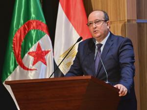 الوزير الأول سيفي غريب