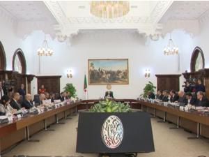 رئيس الجمهورية يسدي توجيهاته ليكون مشروع قانون المرور صارما في تحميل  المسؤوليات للأطراف المعنية