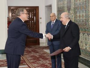 رئيس الجمهورية يتسلم أوراق اعتماد السفير الجديد لمملكة إسبانيا 