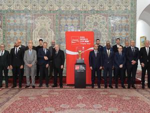 رئيس الجمهورية يستقبل وفدا عن الاتحاد الدولي لكرة القدم "فيفا"  