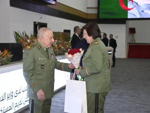 ترأس السيد الفريق أول السعيد شنقريحة, الوزير  المنتدب لدى وزير الدفاع الوطني, رئيس أركان الجيش الوطني الشعبي, مساء اليوم  الأحد, بالنادي الوطني للجيش, مراسم مأدبة إفطار وحفل تكريمي على شرف  المستخدمات العسكريات والمدنيات التابعات لوزارة الدفاع الوطني, وكذا مستخدمات  الأسلاك المشتركة, بمناسبة اليوم العالمي للمرأة الموافق للثامن مارس من كل  عام, حسب ما أورده بيان لوزارة الدفاع الوطني. 	وحضر مراسم هذا الحفل التكريمي كل من السادة قائد القوات البرية والأمين  العام لوزارة الدفاع الوطني وقادة القوات وقائد الحرس ال