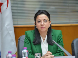 آمال عبد اللطيف