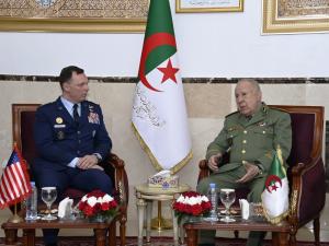 الفريق أول السعيد شنقريحة يستقبل قائد “أفريكوم"