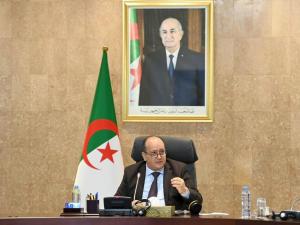 Sifi Ghrieb préside une réunion du conseil interministériel pour mettre en place le système national de contrôle des marchandises aux frontières  