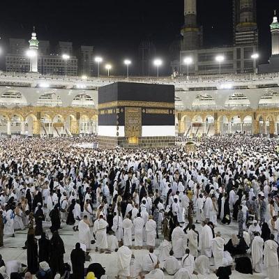 الحجاج يؤدون طواف الإفاضة 